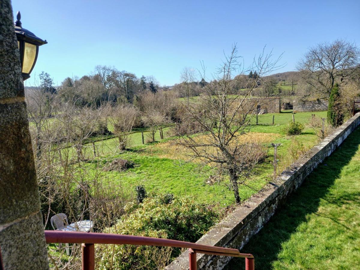 Le Gite Du Jardinier Saint-Martin-l'Aiguillon Exterior photo